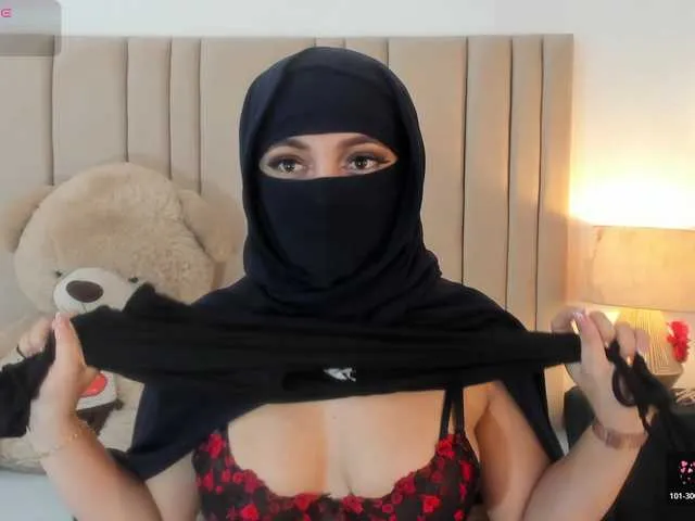 Live sex webcam photo for izadii #294133821