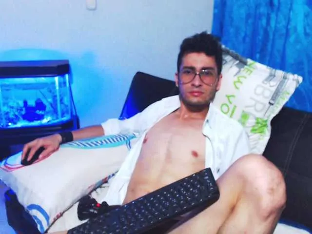 Live sex webcam photo for jackdavxixen #275529049