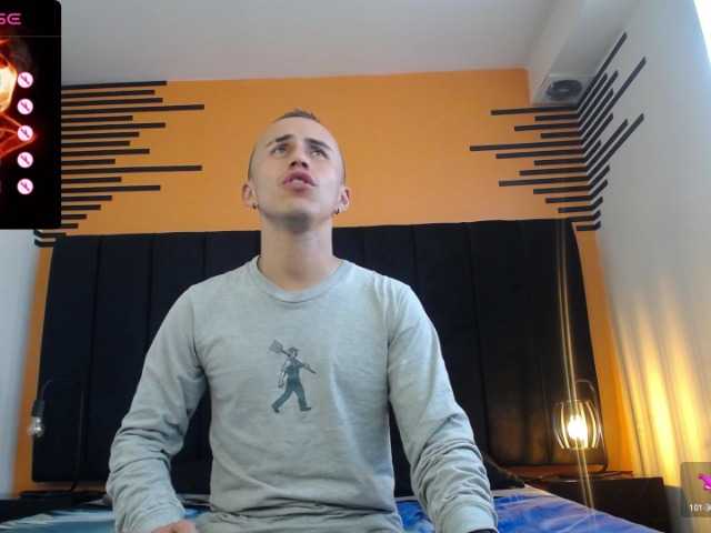 Live sex webcam photo for jacksonroy- #277920524