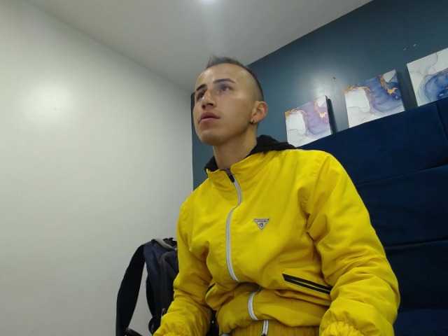 Live sex webcam photo for jacksonroy- #278094079