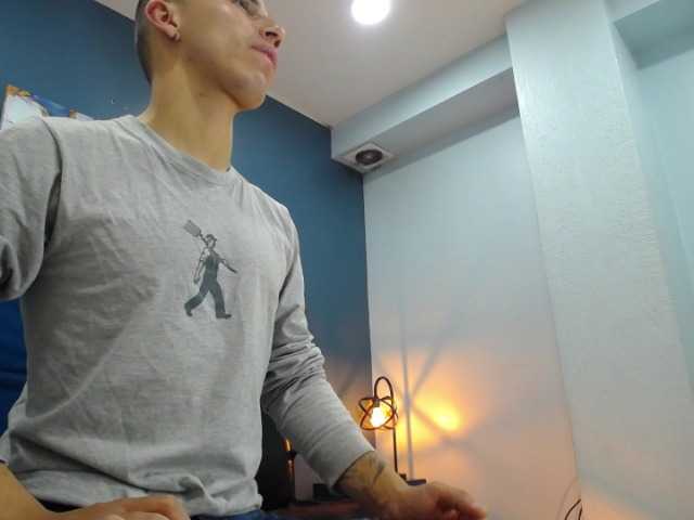 Live sex webcam photo for jacksonroy- #278109149