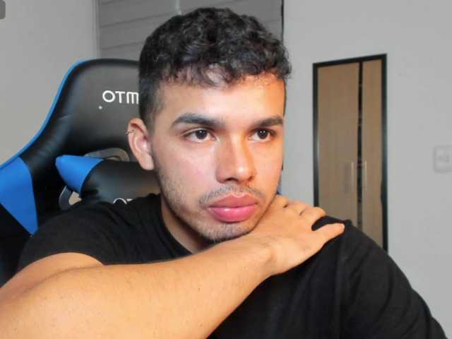 Live sex webcam photo for jacobcolemaan #277724511