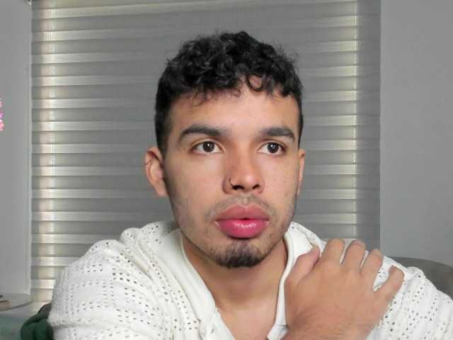 Live sex webcam photo for jacobcolemaan #277973215