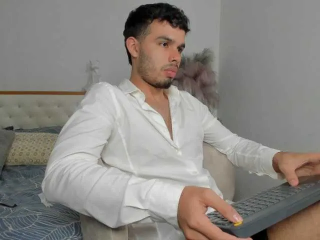 Live sex webcam photo for jacobcolemaan #278028046