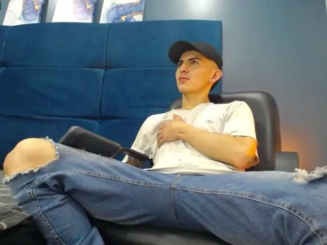 Live sex webcam photo for jacobdarens #278059064