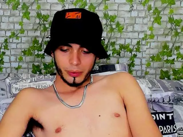 Live sex webcam photo for jacobhott #277260841