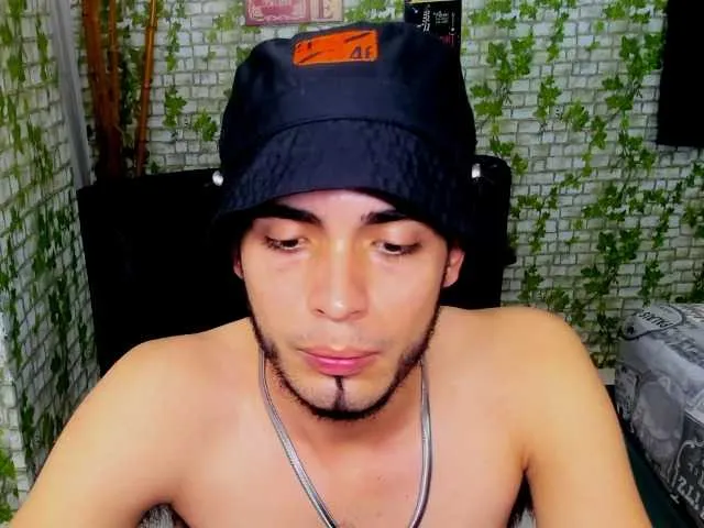 Live sex webcam photo for jacobhott #277289115