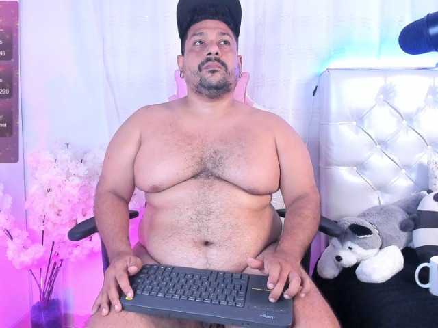 Live sex webcam photo for jacoobwoods #277743328