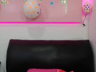 Live sex webcam photo for jadde30 #144140193