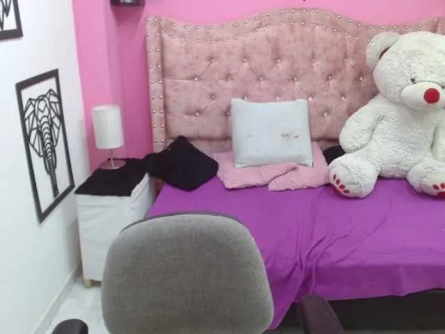 Live sex webcam photo for jade-lynn #276971979