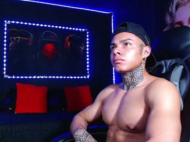 Live sex webcam photo for jaden-zoe #276706237