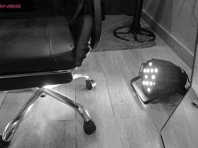 Live sex webcam photo for jamaicaawolf #272430656