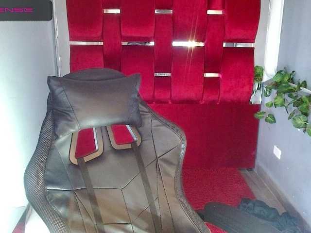 Live sex webcam photo for jamaicaawolf #272489405