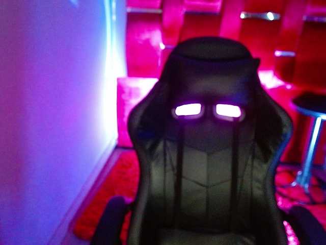 Live sex webcam photo for jamaicaawolf #272543080