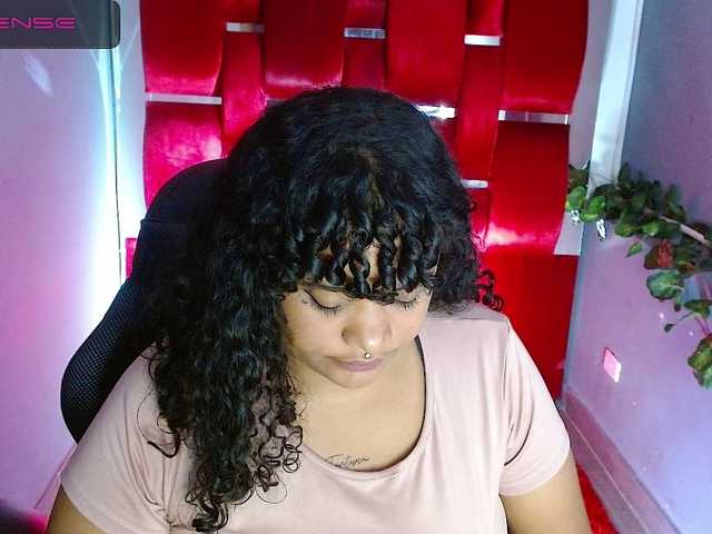 Live sex webcam photo for jamaicaawolf #272704842