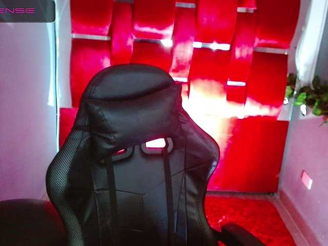 Live sex webcam photo for jamaicaawolf #272717017