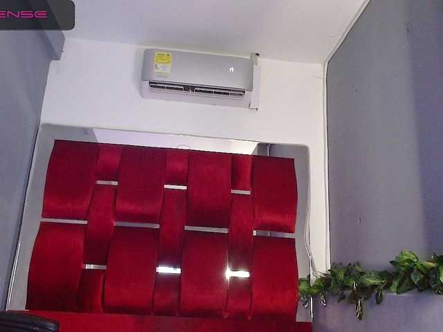 Live sex webcam photo for jamaicaawolf #272726807