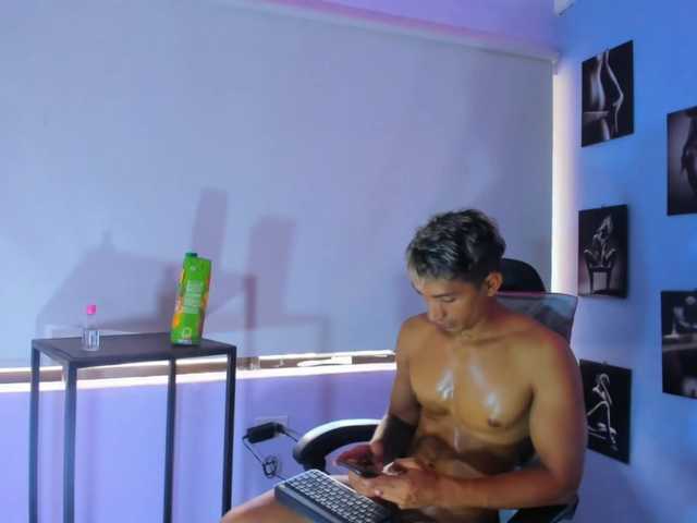 Live sex webcam photo for jameshotx #275648907