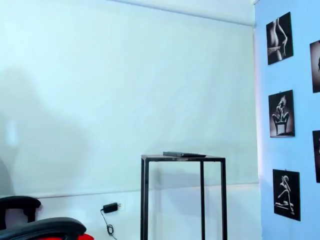 Live sex webcam photo for jameshotx #276087794