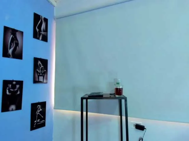 Live sex webcam photo for jameshotx #276100186