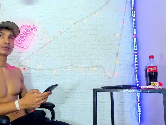 Live sex webcam photo for jameshotx #276292279