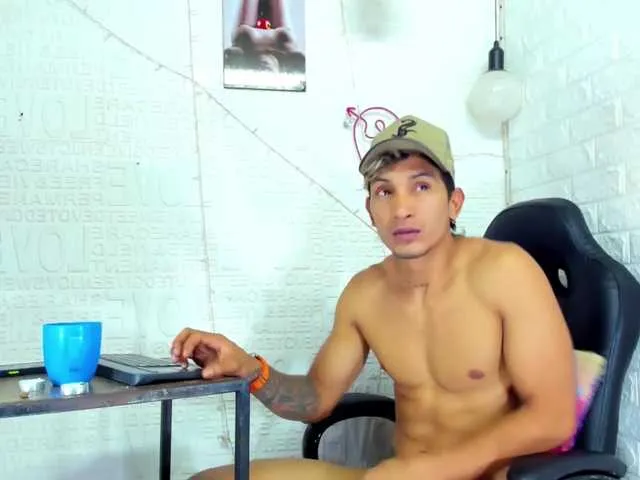 Live sex webcam photo for jameshotx #276490701