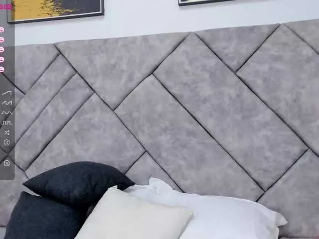 Live sex webcam photo for jannabrais- #275480693