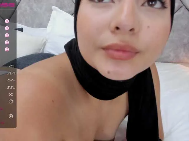 Live sex webcam photo for jannabrais- #275634355