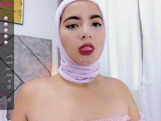 Live sex webcam photo for jannabrais- #275639589