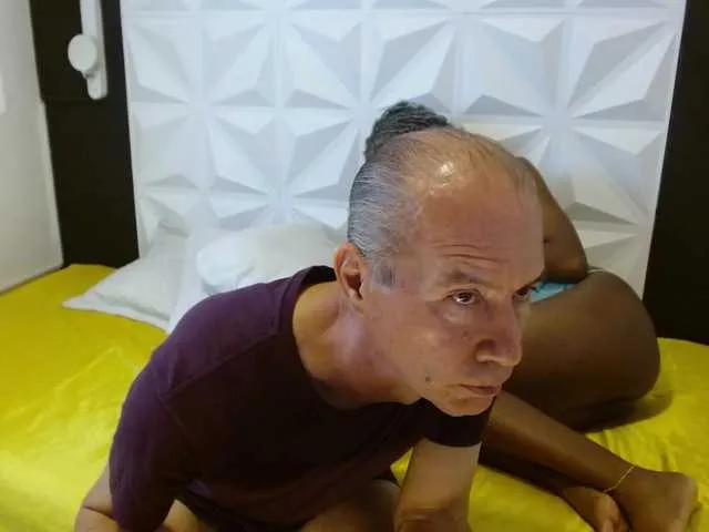 Live sex webcam photo for janxloren #275701038