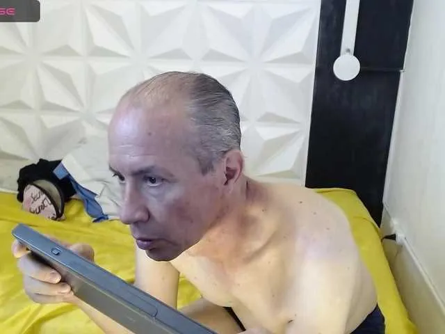 Live sex webcam photo for janxloren #277404443