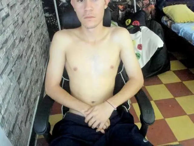 Live sex webcam photo for jay-orange #292539741