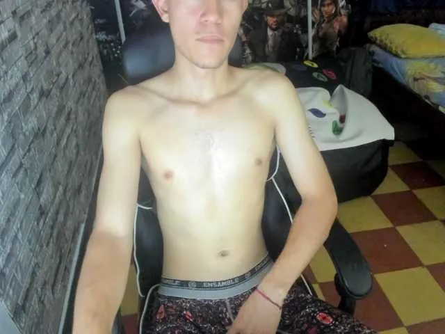 Live sex webcam photo for jay-orange #292550487