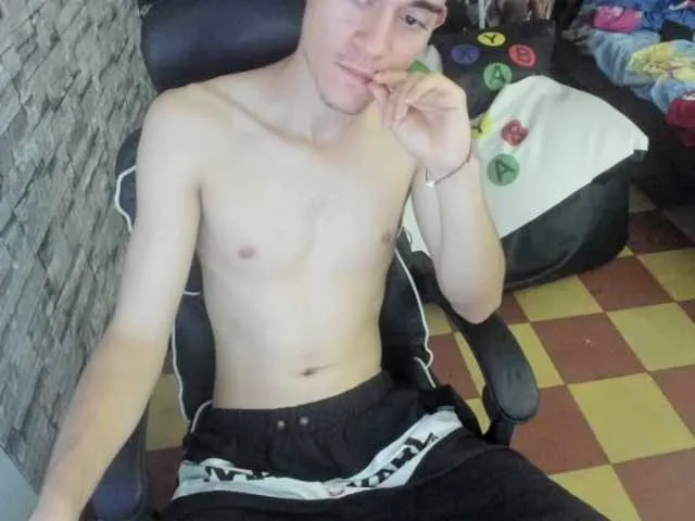 Live sex webcam photo for jay-orange #292556788