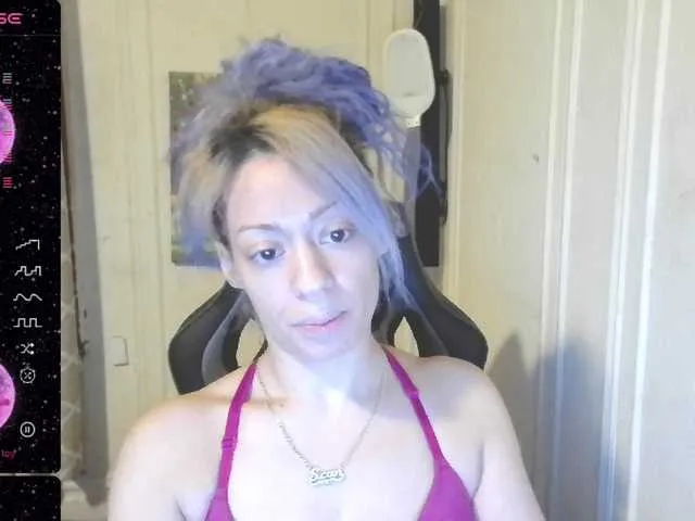 Live sex webcam photo for jayluvv #276779237