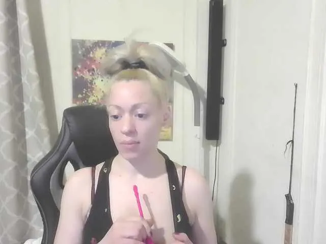 Live sex webcam photo for jayluvv #277514602