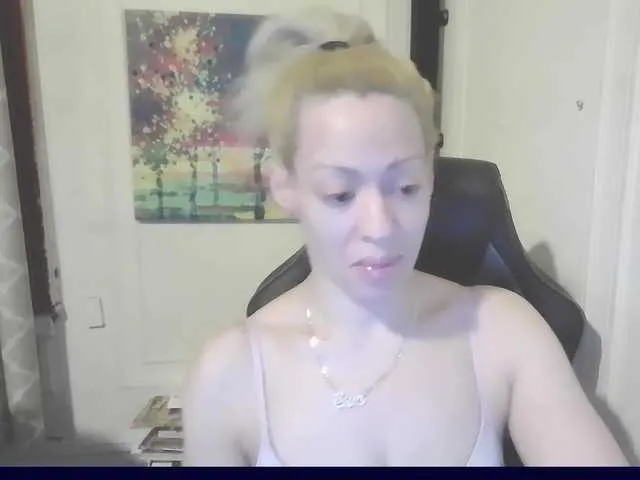 Live sex webcam photo for jayluvv #277547011