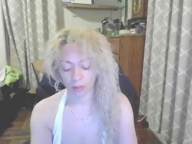 Live sex webcam photo for jayluvv #277647902