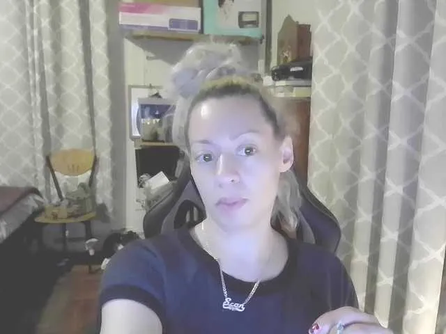 Live sex webcam photo for jayluvv #277835276