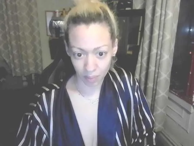 Live sex webcam photo for jayluvv #277938368