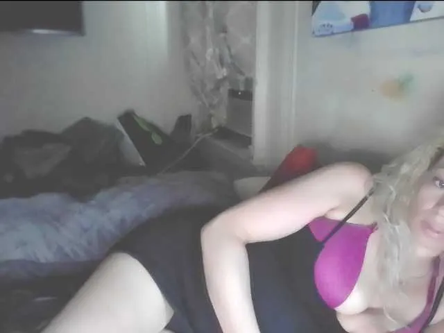 Live sex webcam photo for jayluvv #278937402