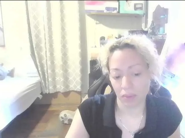 Live sex webcam photo for jayluvv #288157125