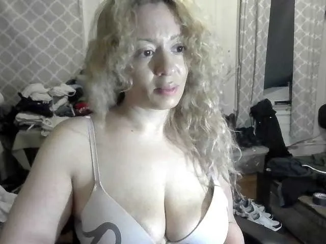 Live sex webcam photo for jayluvv #290790921