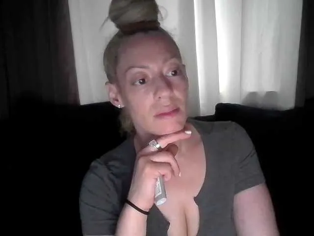 Live sex webcam photo for jayluvv #291605542