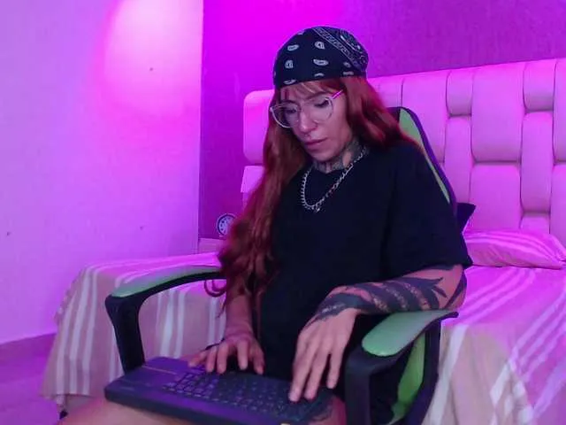 Live sex webcam photo for jazmin-wolf #275558440