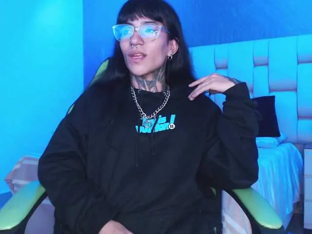 Live sex webcam photo for jazmin-wolf #275673812