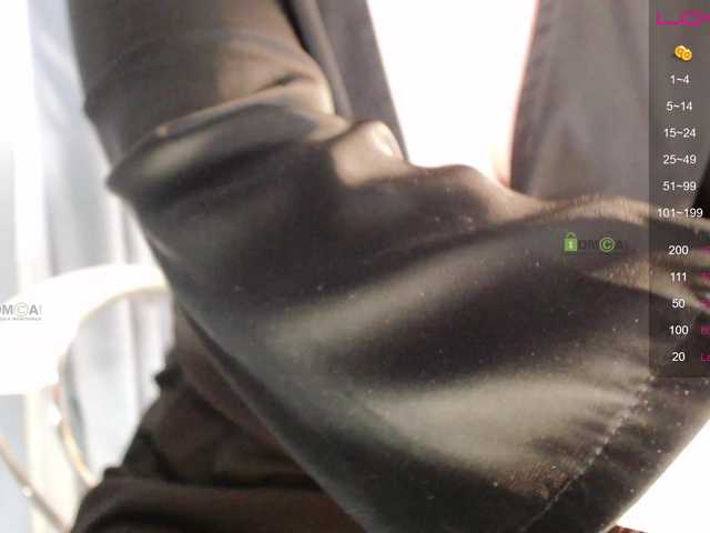 Live sex webcam photo for jeanne-2017 #290315976