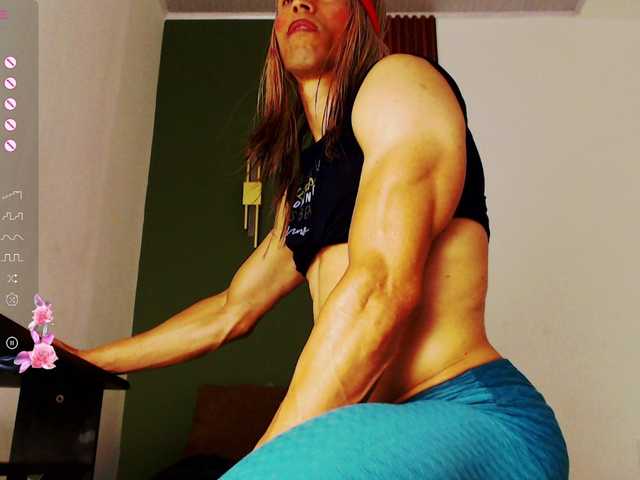 Live sex webcam photo for jeanys-sneider #290948908