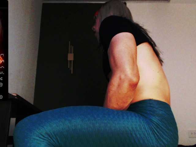 Live sex webcam photo for jeanys-sneider #290975479