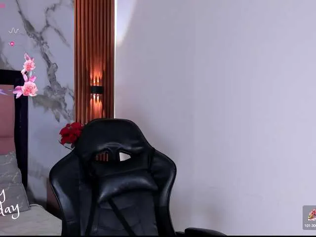 Live sex webcam photo for jeen-taylor1 #291107875